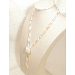 フラワー・モチーフの5-3mm本真珠（淡水パール）のラリエット（再販品、ナチュラルカラー、ホワイト、長さ調節可） 4枚目の画像