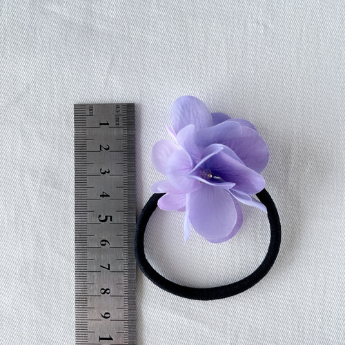 ハンドメイド ヘアゴム☆ラベンダーカラー ラベンダー&コットンパール◇花束みたいなビーズヘアゴム/Creema