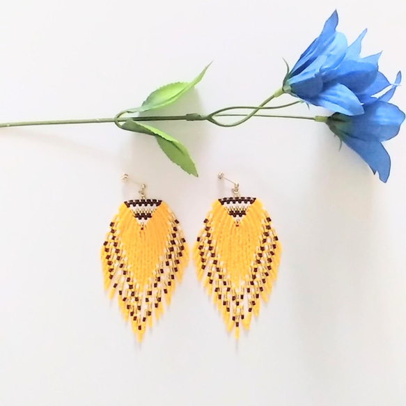 デリカビーズピアス 黄色い大ぶりタッセルピアス ピアス（スタッド・一粒） さきはうす 通販｜Creema(クリーマ)