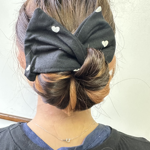 簡単！ お団子ヘアメーカー デフトバン 黒 可愛いハート その他