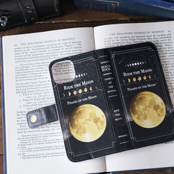 月の事柄が描かれた本のような手帳型スマホケース "RIDE THE MOON" iPhoneケース 全機種対応 6枚目の画像