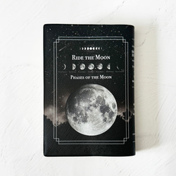 月の事柄が描かれた本のようなブックカバー "RIDE THE MOON" ・手帳カバー（A6）ほぼ日手帳カバー 文庫本 3枚目の画像
