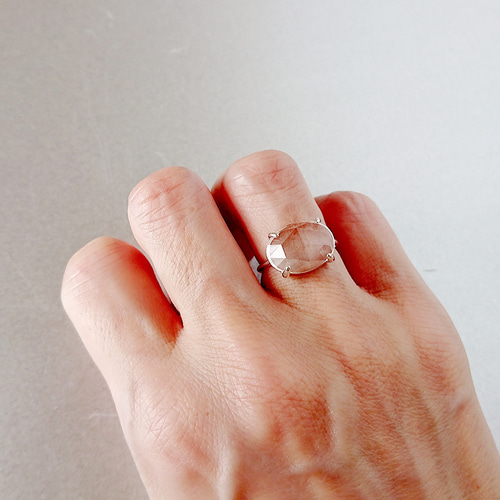 ☆まるで雨粒のような☆透明なストーン＊水晶のシンプルリング 4月