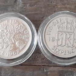 エリザベス女王&ジョージ王のヴィンテージ ウェディングコイン 英国6ペンス  2個セット イギリス 英国ラッキー6ペンス 2枚目の画像