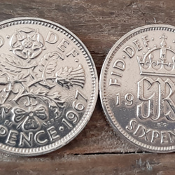 エリザベス女王&ジョージ王のヴィンテージ ウェディングコイン 英国6ペンス  2個セット イギリス 英国ラッキー6ペンス 4枚目の画像