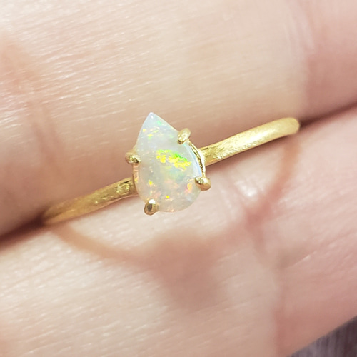 雫型オパールリング 指輪・リング annemo 通販 15987159｜Creema(クリーマ)