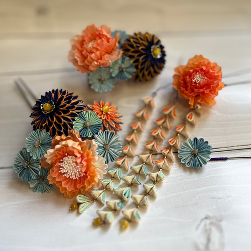 リリイです！つまみ細工パーツ　二重剣つまみ　二重半くすお花 つまみ細工】二重剣つまみの作り方 - YouTube