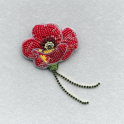 ビーズ刺繍のブローチ　-チャーミングなお花ポピー- red flower 3枚目の画像