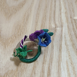 週末特価)立体刺繍 リースブローチ ac00794b52ce14dae300412dfd9101