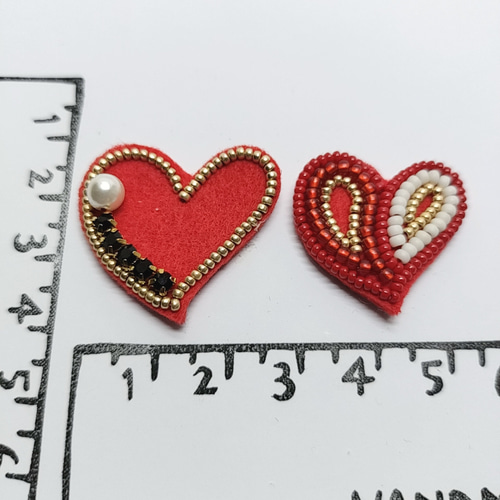 愛のハート❤️ビーズ刺繍????マグネットブローチ