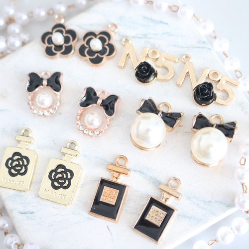 香水瓶モチーフチャーム　5月ノベルティ pendant charm & chain 】クォーツ 水晶 天然石 香水瓶モチーフ