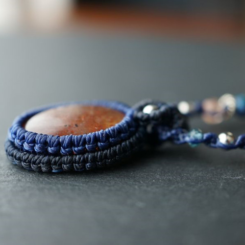 太陽の石＊サンストーンのマクラメネックレス - 南国の太陽