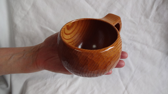 本ケヤキの一木彫りコーヒーカップ. 2枚目の画像
