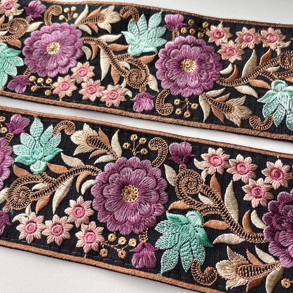 【50cm】インド刺繍リボン　ブラックxパープル　シルク　GS750 3枚目の画像