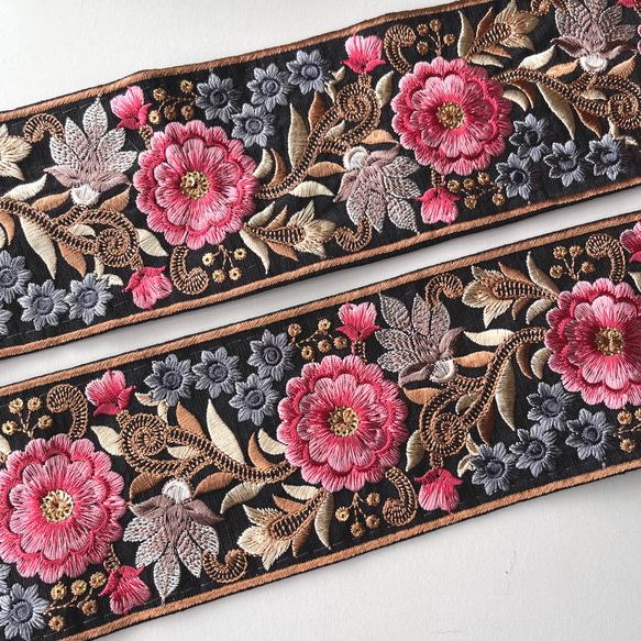【50cm】インド刺繍リボン　ブラックxピンク　シルク　GS751 2枚目の画像