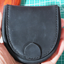 BIG大容量ブライドルレザー新出品手縫い本革 半円型（馬蹄型） 小銭入れ（コインケース）ブラック 9枚目の画像