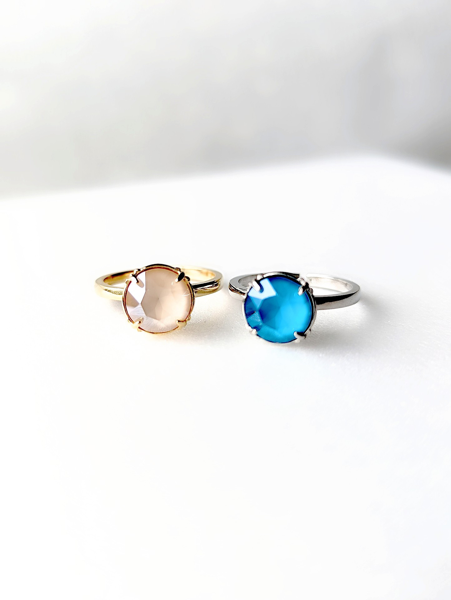 肌馴染みが良く♪普段使いに丁度良い ワンマイルコーデ◇ベージュorブルーCrown ring フリーサイズリング