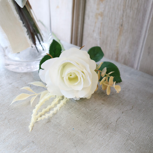 ダリアとバラのブーケ、ブートニア