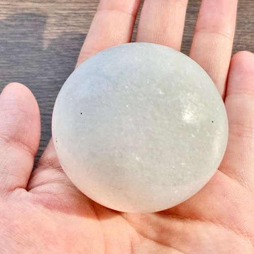 約50mm玉の漢白玉(アラバスター)丸玉、天然石インテリア！台座なし