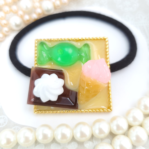 ハンドメイド ♡ アーモンドチョコのヘアゴム ハンドメイド ♡ アーモンドチョコのヘアゴム