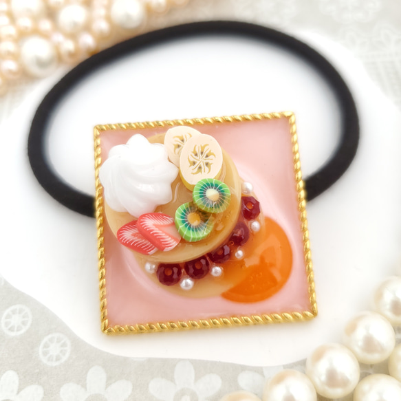 レジンで作ったパンケーキデコの付いたヘアゴム☆髪ゴム☆ヘア