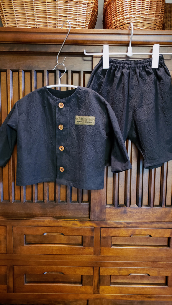 「める様オーダー」 子供服　９０cm　100cm ハンドワッシャー　黒　 シャツ　パンツ　セットアップ 4枚目の画像