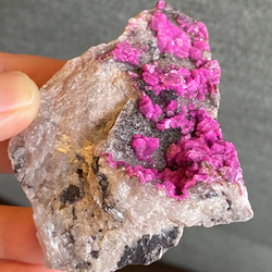 ピンクの群生♡ ピンクコバルトカルサイト コバルトカルサイト 04 天然石 原石 4枚目の画像