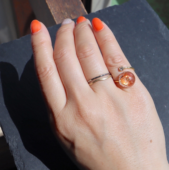 オレンジ サンストーン レジン フォーク リング シルバー 指輪 ラウンド 原石 天然石 3枚目の画像