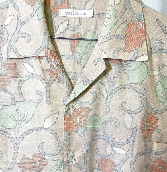 着物リメイク【優しいベージュ系草木柄　紬の着物】アロハシャツ 4枚目の画像