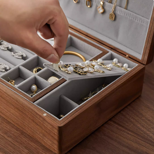 ビンテージジュエリーボックスとアクセサリー1000g以上 ビンテージジュエリーボックスとアクセサリー1000g以上