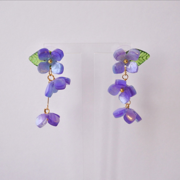 揺れる紫陽花のピアス＊サージカルステンレス　◆親子リンクコーデあります 3枚目の画像