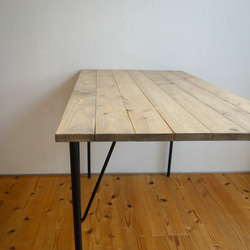 シンプルなダイニングテーブル  Flaca《幅120ｘ奥行62cm》【無垢材・2人用】 4枚目の画像