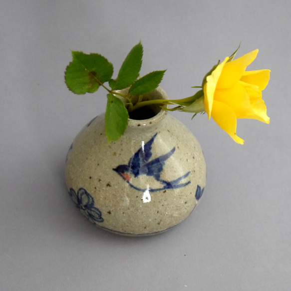 民間藝術風格小壺“花水燕”（陶器花瓶） 第2張的照片