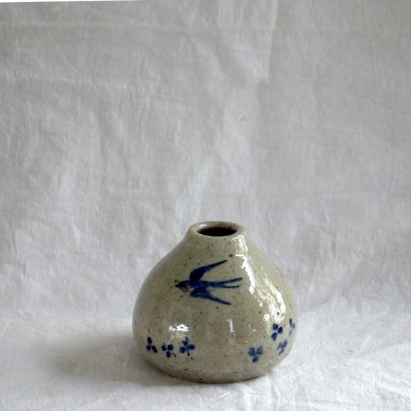 &lt;父親節禮物&gt;民間藝術風格小壺“三葉草燕子”（陶花瓶） 第3張的照片