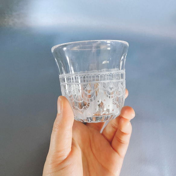 ≪紡-つむぎ≫  レース模様のグラス-ぐい呑み- 吹きガラス 3枚目の画像