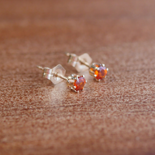 ピアス☆クリノヒューマイト（3mm）14kgf ピアス（スタッド・一