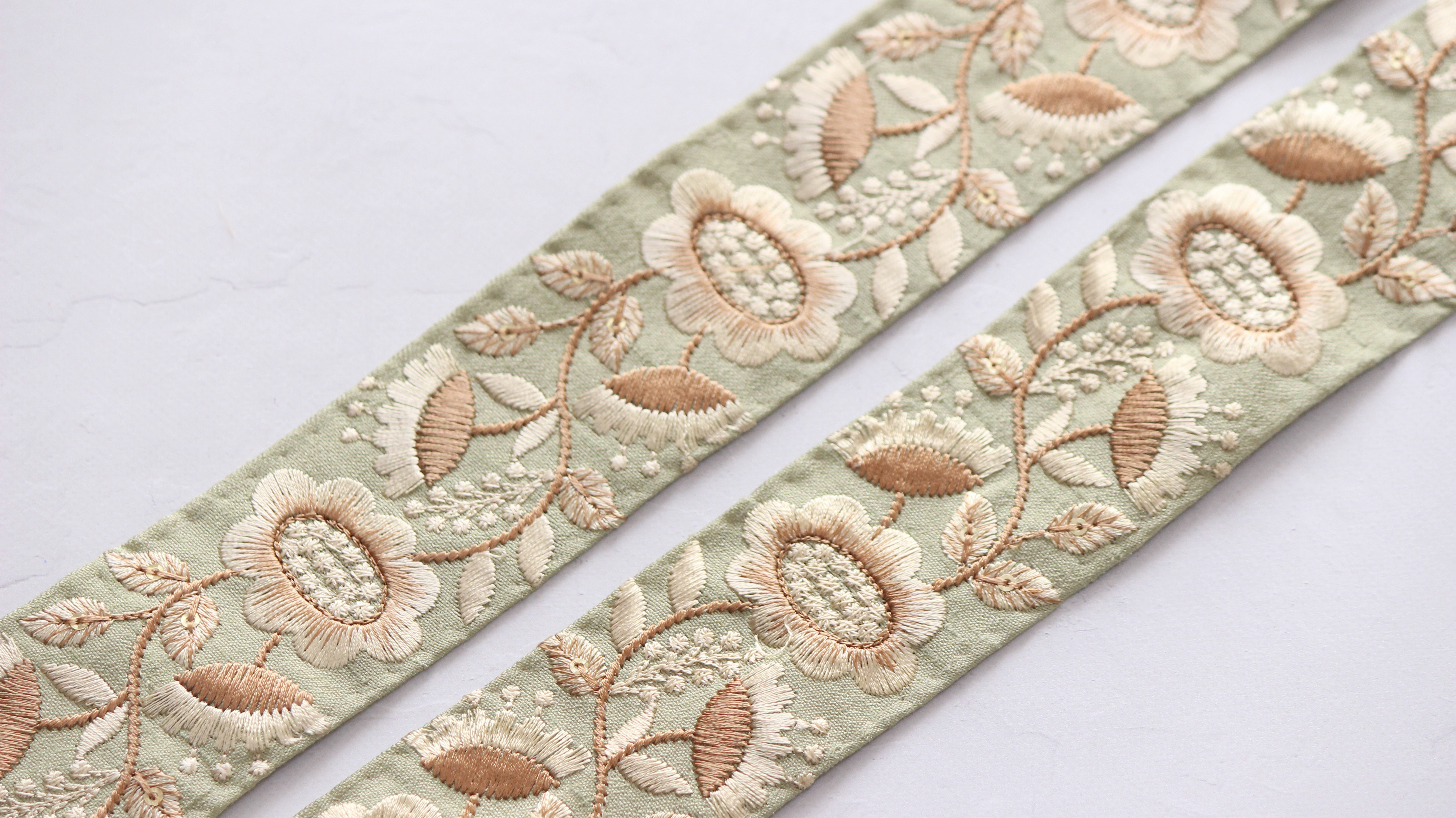 インド刺繍リボン No.7【ライトグリーン】 インド刺繍/刺繍