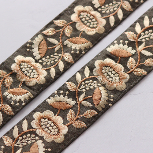 インド刺繍リボン No.7【カーキ】 インド刺繍/刺繍リボン/刺繍 インド刺繍リボン No.7【カーキ】 インド刺繍/刺繍リボン/刺繍