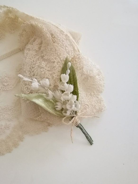 染め布花＊可憐なすずらんのコサージュ その他ファッション ｱﾄﾘｴ