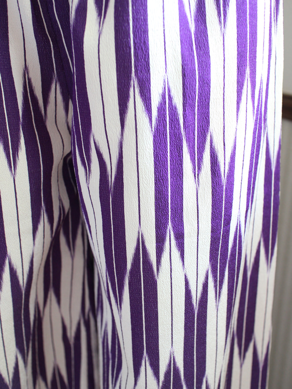 着物リメイク、紫のパンツ、矢絣、小紋、ワイドパンツ、ワイドフレアパンツ、サイズ M、ポリエステル 3枚目の画像