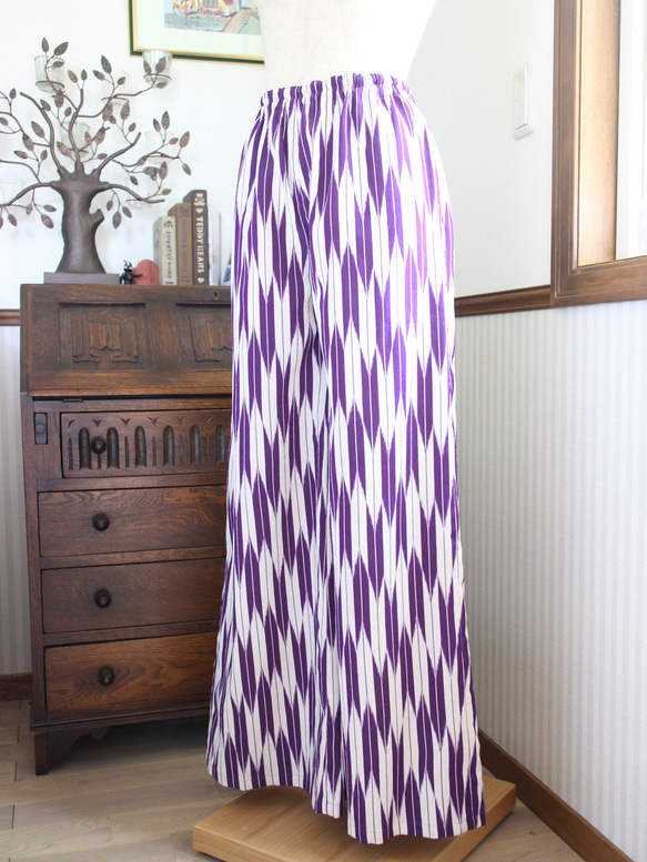 着物リメイク、紫のパンツ、矢絣、小紋、ワイドパンツ、ワイドフレアパンツ、サイズ M、ポリエステル 7枚目の画像