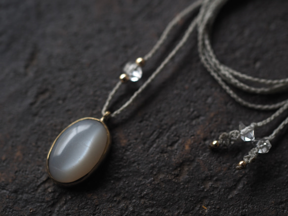 moonstone brass necklace (oodemari) 2枚目の画像