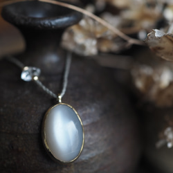 moonstone brass necklace (oodemari) 1枚目の画像