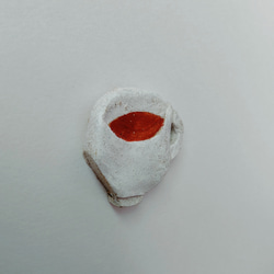紅茶　陶器　粘土　ブローチ 2枚目の画像