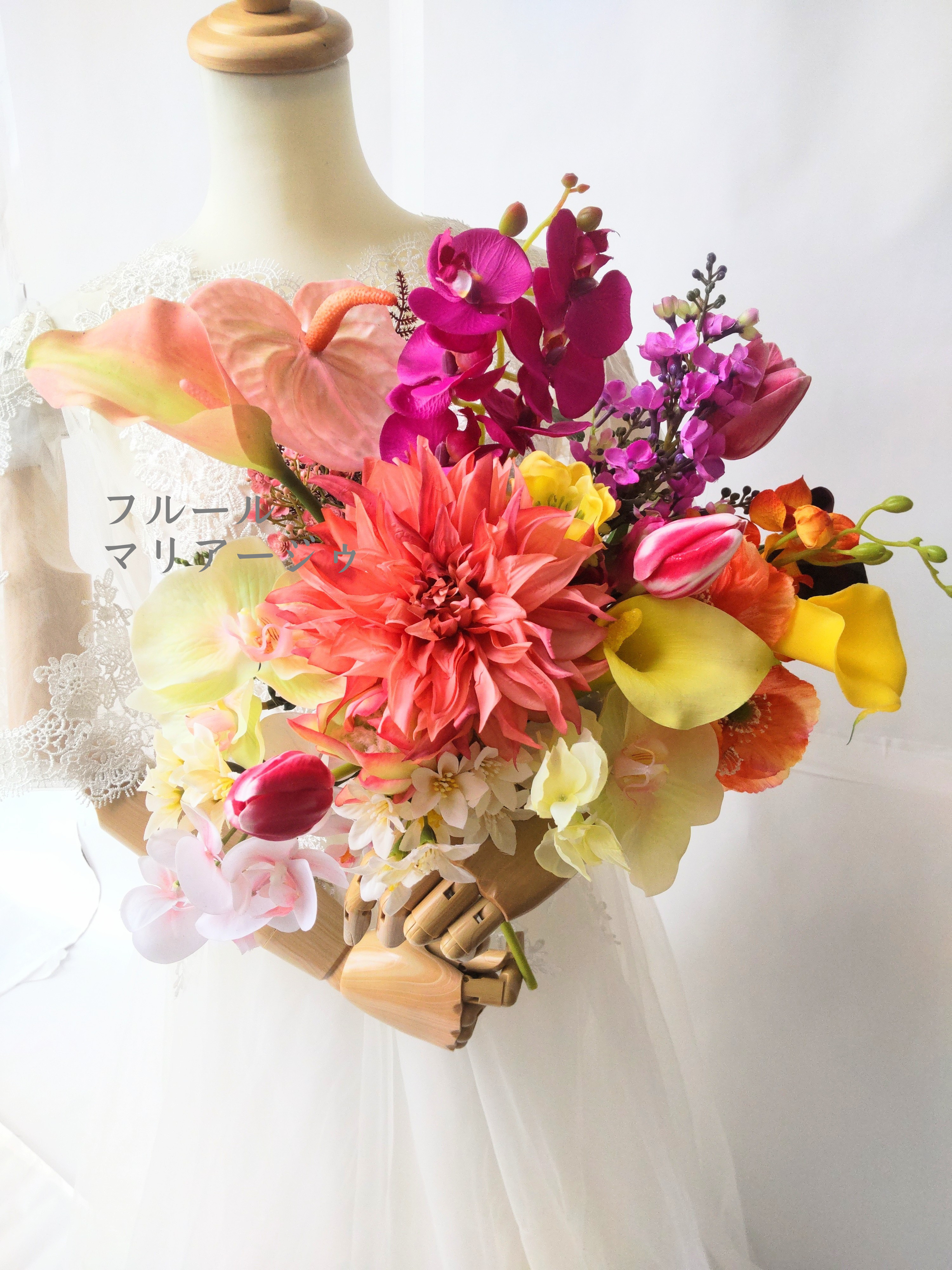 優美な胡蝶蘭のウェディングブーケ☆ホワイト×ピンク×ゴールド☆和装
