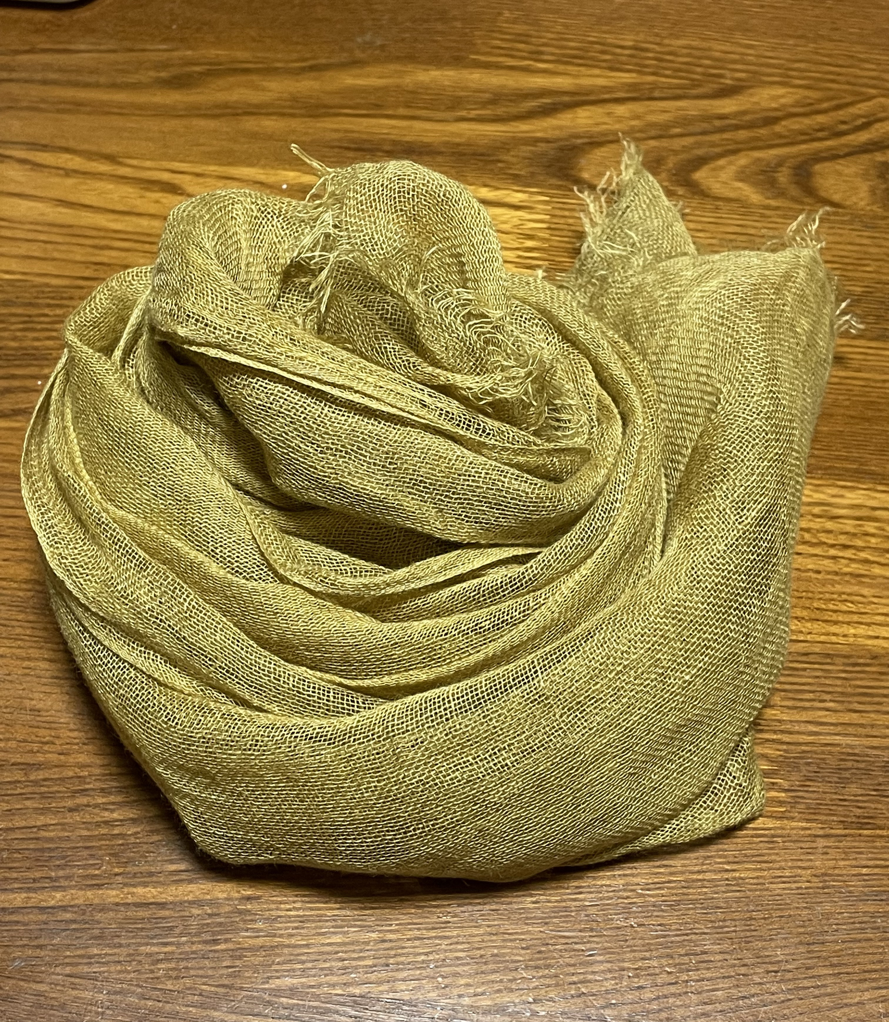 「お買い得・送料無料」草木染リネンストール・オリーブイエロー