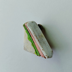 ハム　レタス　サンド　陶器　粘土　ブローチ　サンドイッチ　パン 2枚目の画像
