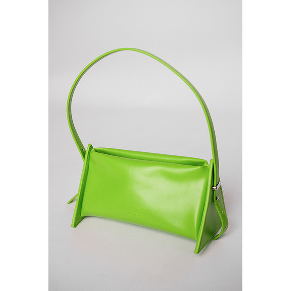 ハンドバッグ　ショルダーバッグ　2WAYハンドバッグ　 質感　PU革　緑　大人可愛い　上質　エコバッグ　オリジナル 2枚目の画像