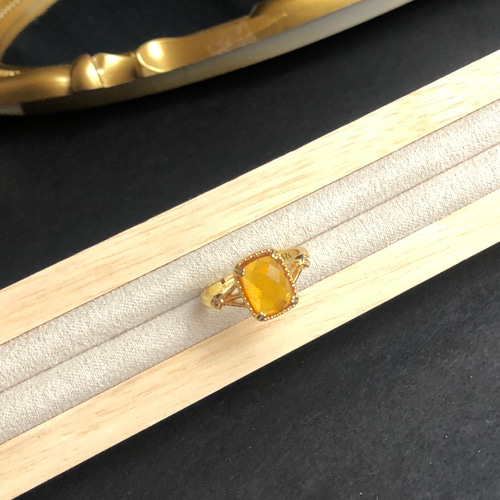 オレンジ色宝石風 スクエア宝石 繊細リング 18金色 フリーサイズ オレンジ色宝石風 スクエア宝石 繊細リング 18金色 フリーサイズ