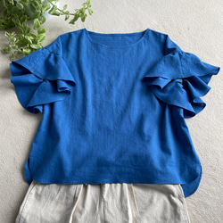『晴れやかブルー2024』ワッシャータンブラーコットン送料無料新色素敵なフリル袖のブラウスロイヤルブルー 1枚目の画像